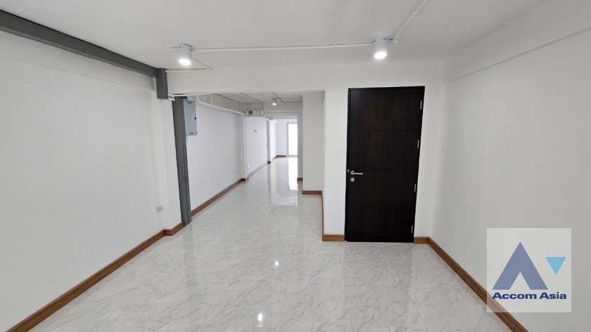 ให้เช่าทาวน์เฮ้าส์/ทาวน์โฮมสุขุมวิท อโศก ทองหล่อ : Home Office | 6 Bedrooms Townhouse for Rent in Sukhumvit, Bangkok near BTS Udomsuk (AA39116)