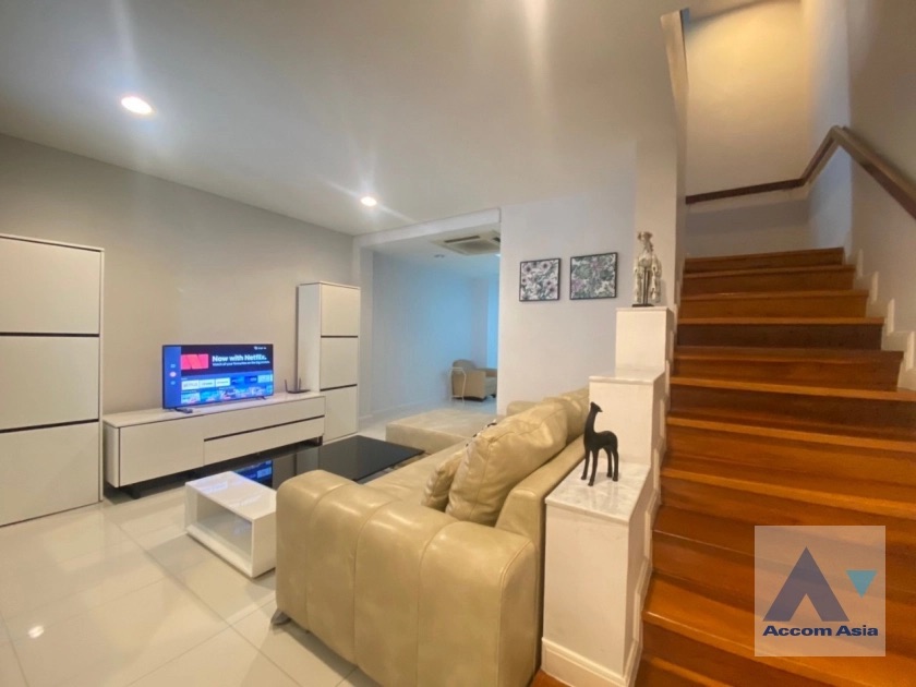 For RentTownhouseSukhumvit, Asoke, Thonglor : 3 Bedrooms Townhouse for Rent in Sukhumvit, Bangkok near BTS Asok - MRT Sukhumvit at In Home Luxury Residence (AA40881)