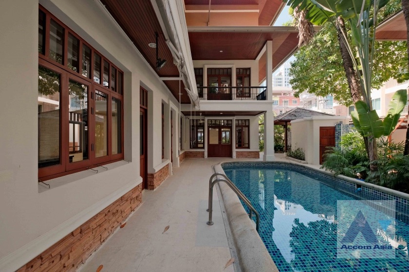 ให้เช่าโฮมออฟฟิศสุขุมวิท อโศก ทองหล่อ : Home Office, Private Swimming Pool | 4 Bedrooms House for Rent in Sukhumvit, Bangkok near BTS Ekkamai (1914355)