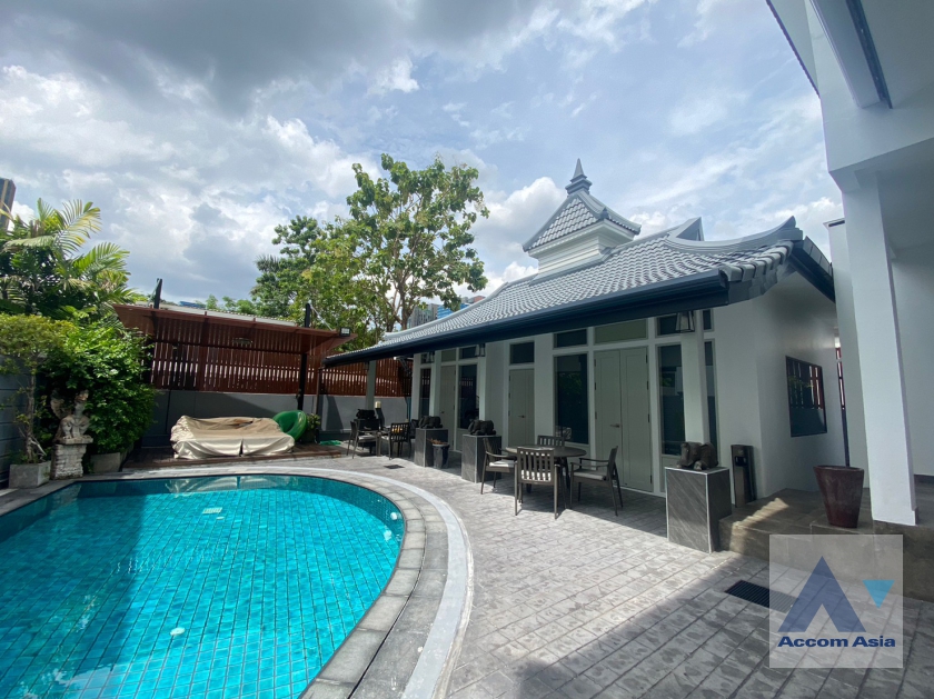 ให้เช่าบ้านสุขุมวิท อโศก ทองหล่อ : Private Swimming Pool | 5 Bedrooms House for Rent in Sukhumvit, Bangkok near BTS Thong Lo (610024)