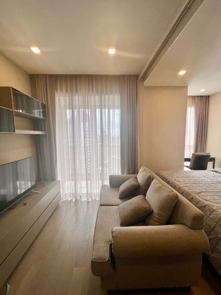 ให้เช่าคอนโดสุขุมวิท อโศก ทองหล่อ : ^^Ashton Asoke for Rent High floor 1 Bedroom East view size 35m2. ให้เช่า 1 ห้องนอน ทิศตะวันออก 35 ตร.ม ชั้น 26