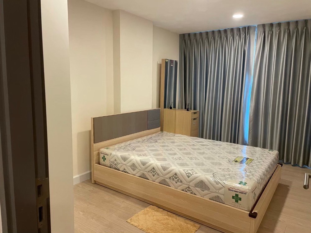 For RentCondoRatchadapisek, Huaikwang, Suttisan : ★ Metroluxe Rosegold Phahol-Sutthisan ★ 39 sq m., 1-5 floor (1 bedroom, 1 bathroom), ★ near MRT Sutthisan and BTS Saphan Khwai ★ near The Street Ratchada shopping center ★ many amenities ★ Complete electrical appliances