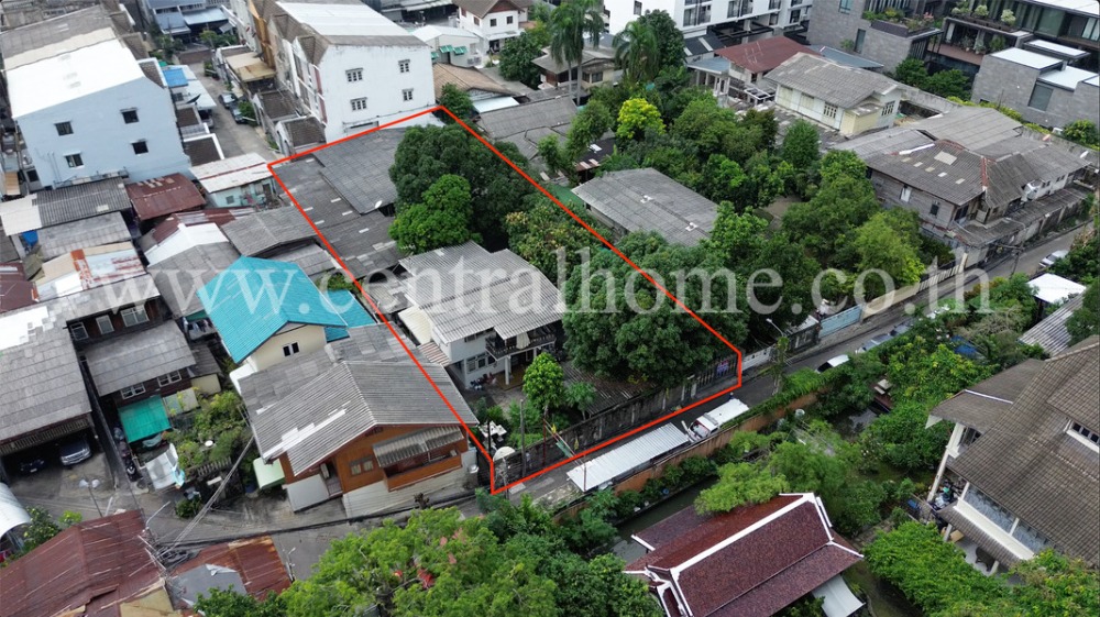 For SaleLandRatchathewi,Phayathai : Land with buildings, Soi Phetchaburi 20, in the heart of the city, Pratunam area. Near Siam Paragon