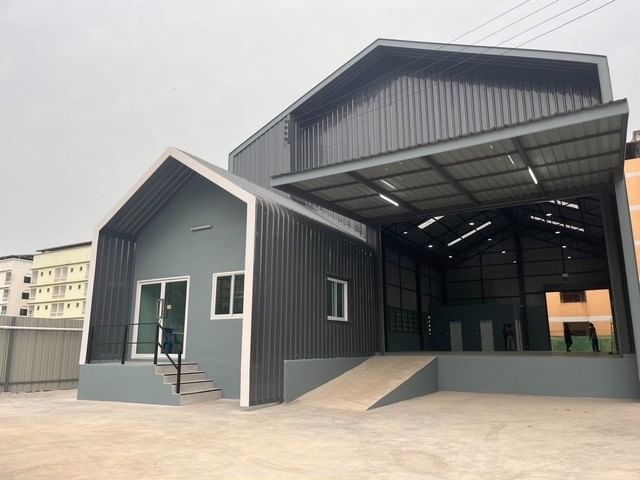 For RentWarehousePathum Thani,Rangsit, Thammasat : Warehouse for rent with newly built office, dark purple area, 345 sq m., Nawanakorn area, Khlong Luang, Pathum Thani, suitable for a factory, warehouse, storefront, floor load capacity 2 tons/sq m., warehouse 9 meters, 3-phase electricity 500KVA, road in 