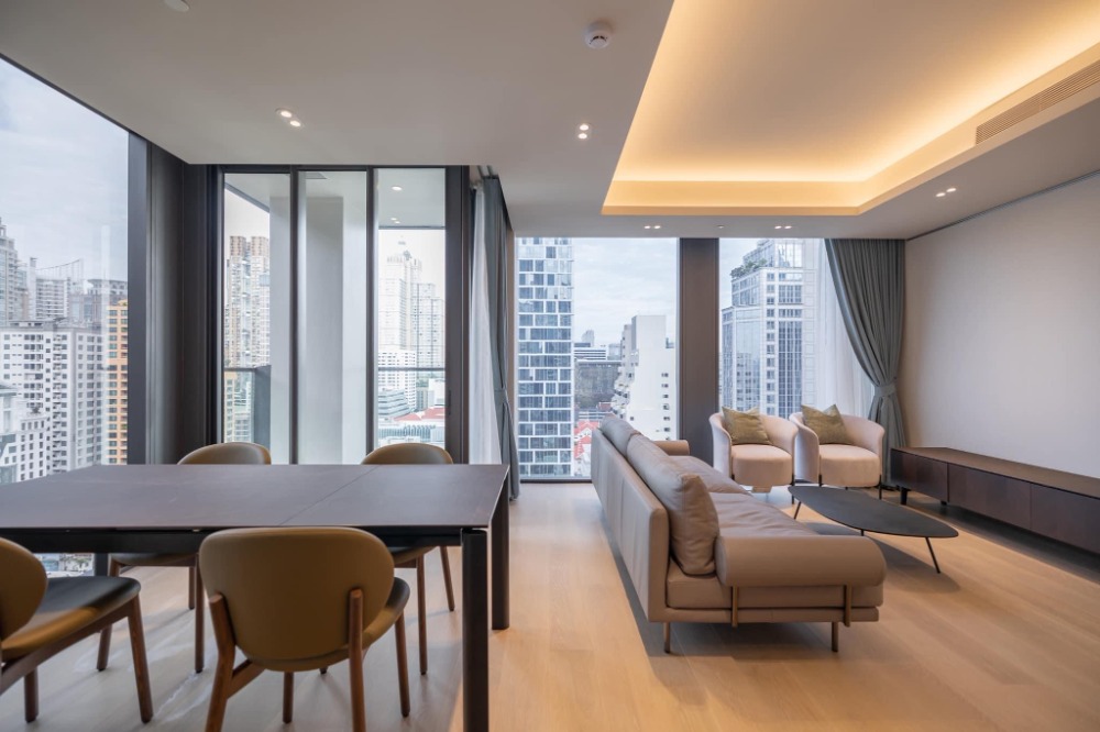 For RentCondoWitthayu, Chidlom, Langsuan, Ploenchit : ● Good location ● 15+ Floor 66 sq.m. | 1 Bed, Fully Furnished | Condo near The Mercury Ville 1 min., BTS Chidlom 2 mins.