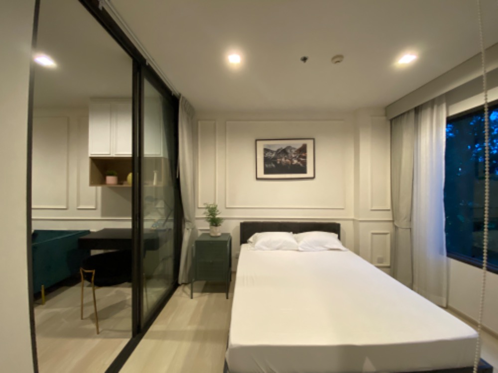 For RentCondoWitthayu, Chidlom, Langsuan, Ploenchit : Life One Wireless :35 sq m. 4th floor, BTS Ploenchit, beautiful room, fully furnished soft creamy white furniture, complete electrical appliances