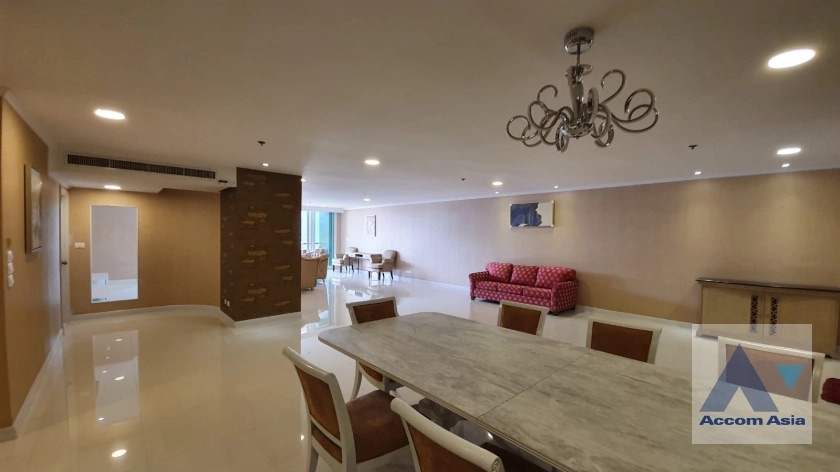 ขายคอนโดนานา : Pet-friendly | 3 Bedrooms Condominium for Sale in Sukhumvit, Bangkok near BTS Nana at Kallista Mansion (26343)