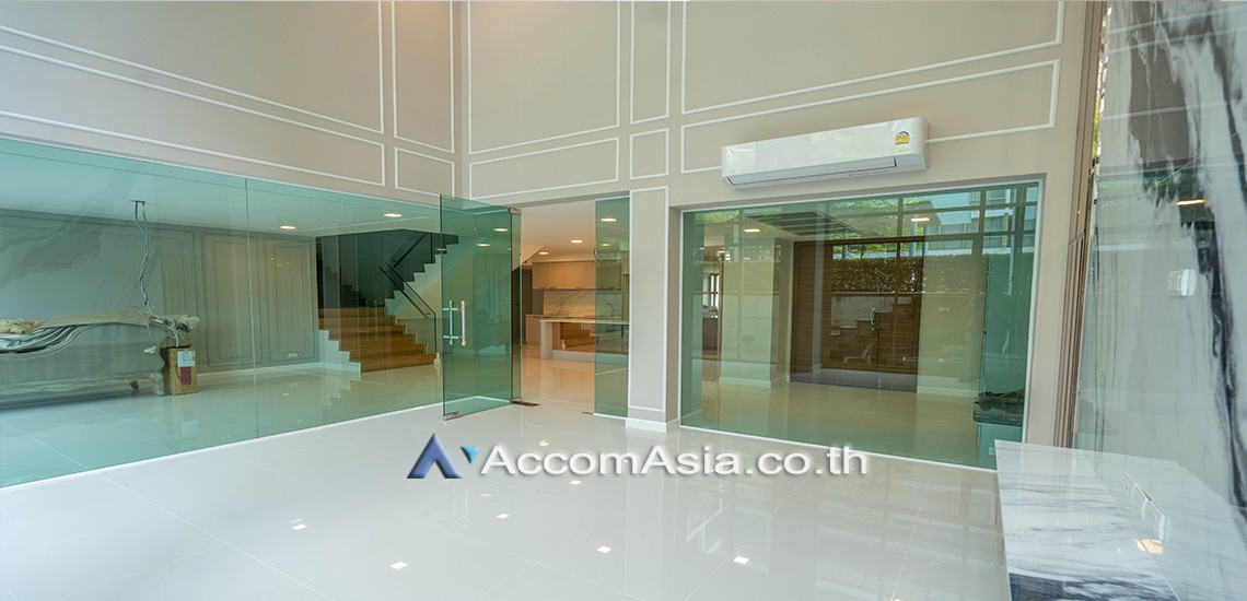 For SaleCondoOnnut, Udomsuk : Ground Floor, Duplex Condo, Pet-friendly | 3 Bedrooms Condominium for Sale in Sukhumvit, Bangkok near BTS Phra khanong at Ficus Lane (AA30772)