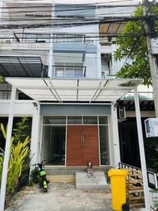 For SaleTownhouseRamkhamhaeng, Hua Mak : 4-story townhome for sale 18 sq m, Town in Town area, Lat Phrao, Sriwara, Praditmanutham. Town in Town Village