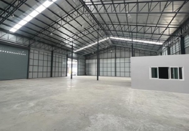 For RentWarehousePathum Thani,Rangsit, Thammasat : For Rent Warehouse with office for rent, newly built, Lam Luk Ka Khlong 4, Soi Lam Luk Ka 69, land area 202 square wah, usable area 630 square meters, large cars can enter and exit.