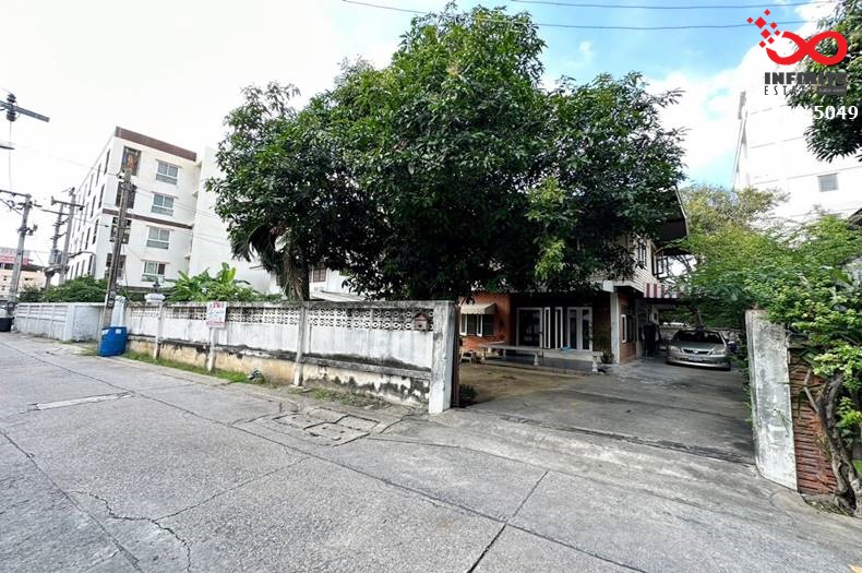 For SaleHouseBangna, Bearing, Lasalle : 2-story detached house for sale, 96 square wah, Soi Bangna-Trad 21, Intersection 13, Bangna-Trad Road.