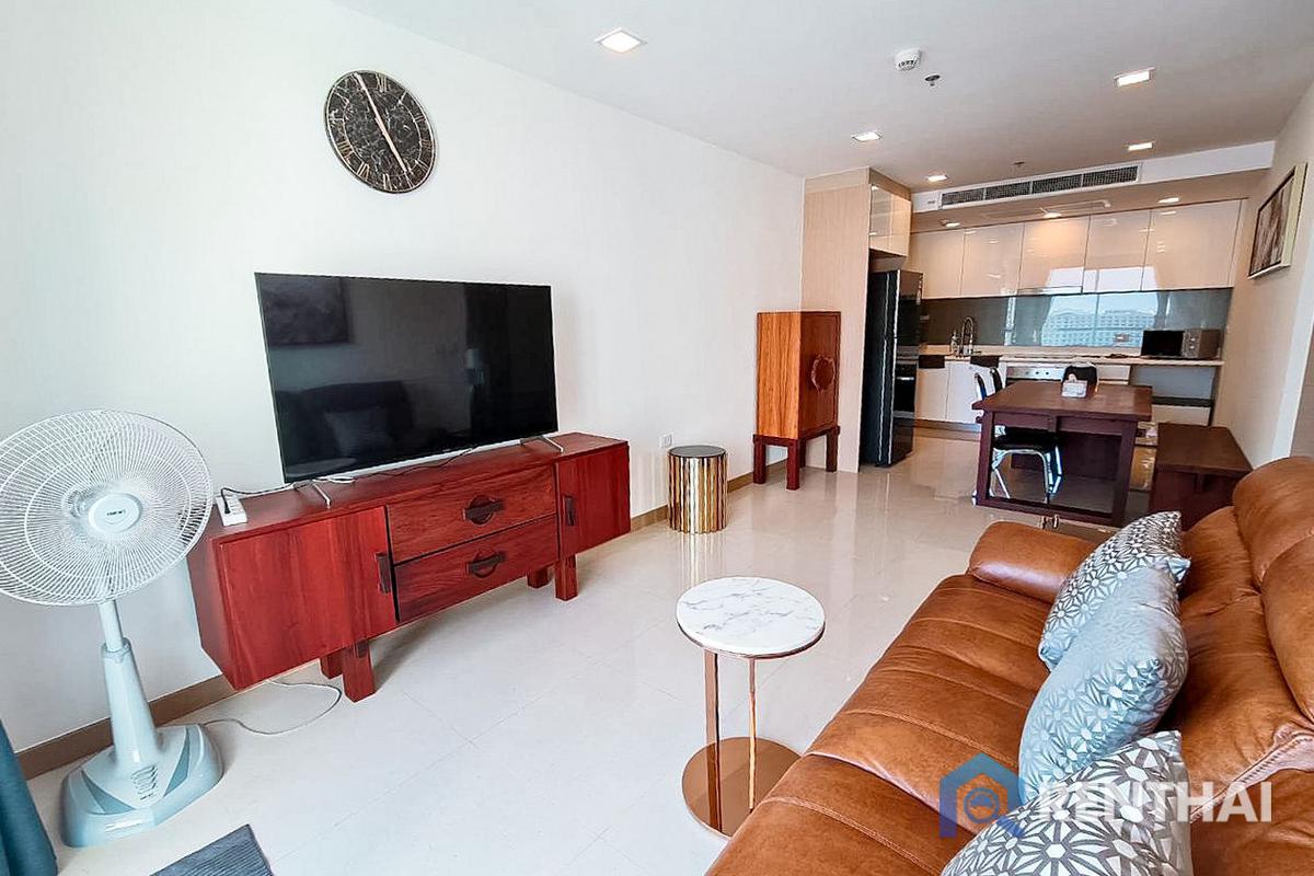 For SaleCondoPattaya, Bangsaen, Chonburi : Condo in Wongamat Next to the Beach for Sale!