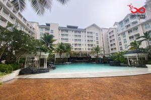 For SaleCondoPattaya, Bangsaen, Chonburi : Condo for sale, Grand Florida Beachfront Pattaya, 6th floor, Building B, Sukhumvit Road.