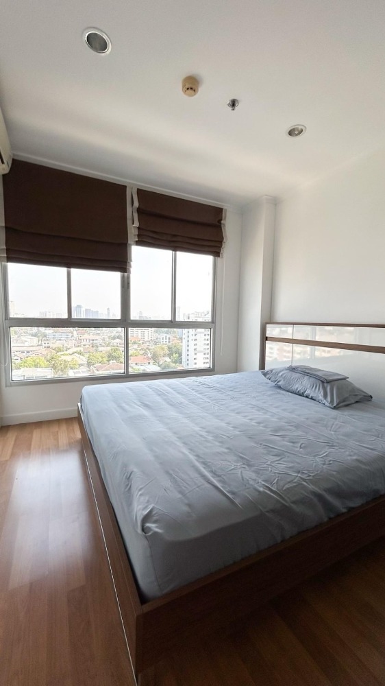 For RentCondoKasetsart, Ratchayothin : Fully furnished 1 bedroom 1 bathroom condo for rent with a floorsize of 28 sq.m., located on the 11th floor, at The Lumpini 24 building, near MiniMart and 7/11 at waking distance.