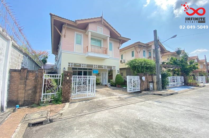 For SaleHouseKaset Nawamin,Ladplakao : 2-story detached house for sale, Parinyada Kaset-Nawamin Chaemchan, Prasert Manukit Road, Soi Nawamin 111, edge of the house.