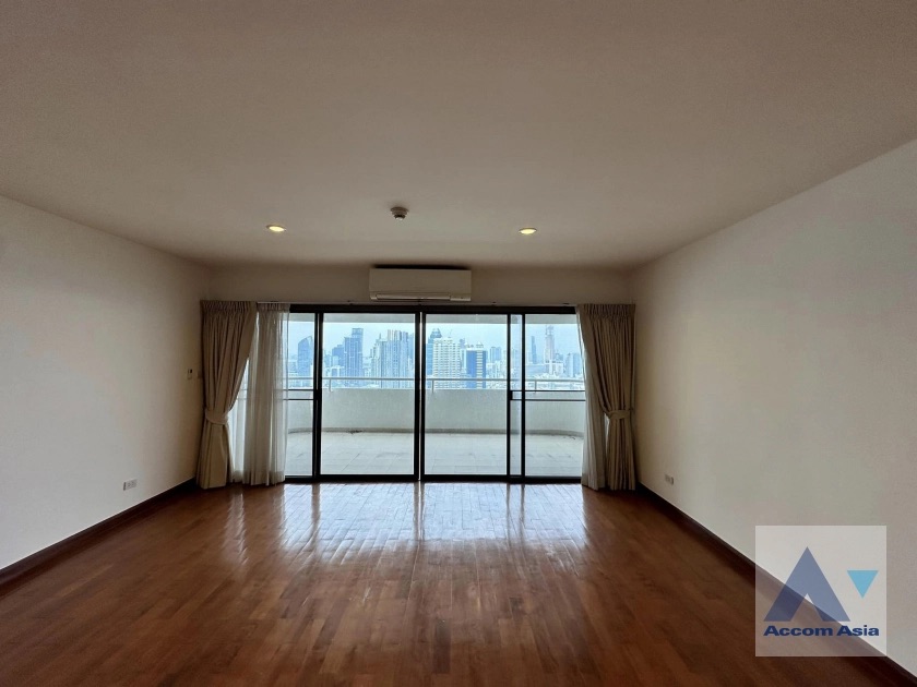 ให้เช่าคอนโดคลองเตย กล้วยน้ำไท : Big Balcony | 3 Bedrooms Condominium for Rent in Sukhumvit, Bangkok near BTS Nana at Tower Park (AA39573)