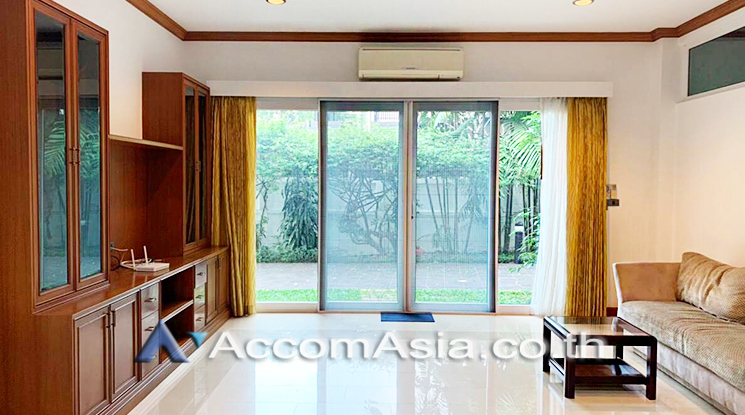 For RentHouseSukhumvit, Asoke, Thonglor : Pet-friendly | 4 Bedrooms House for Rent in Sukhumvit, Bangkok near BTS Phra khanong (AA23169)