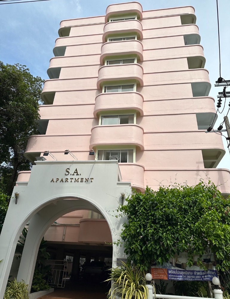 For SaleShophouseRatchadapisek, Huaikwang, Suttisan : Urgent sale!!!! S.A. Apartment, Ratchada Road, Soi 3, next to the Chinese Embassy, ​​8-story apartment, price only 120 million baht, no better value than this.