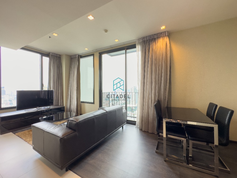 ให้เช่าคอนโดสุขุมวิท อโศก ทองหล่อ : High Floor , Fully Furnished 2 Beds Condo for Rent!