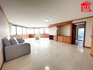 For SaleCondoRatchadapisek, Huaikwang, Suttisan : Condo for sale Piyaphirom Ratchada 32 (Piyaphirom Condo) near MRT Lat Phrao.