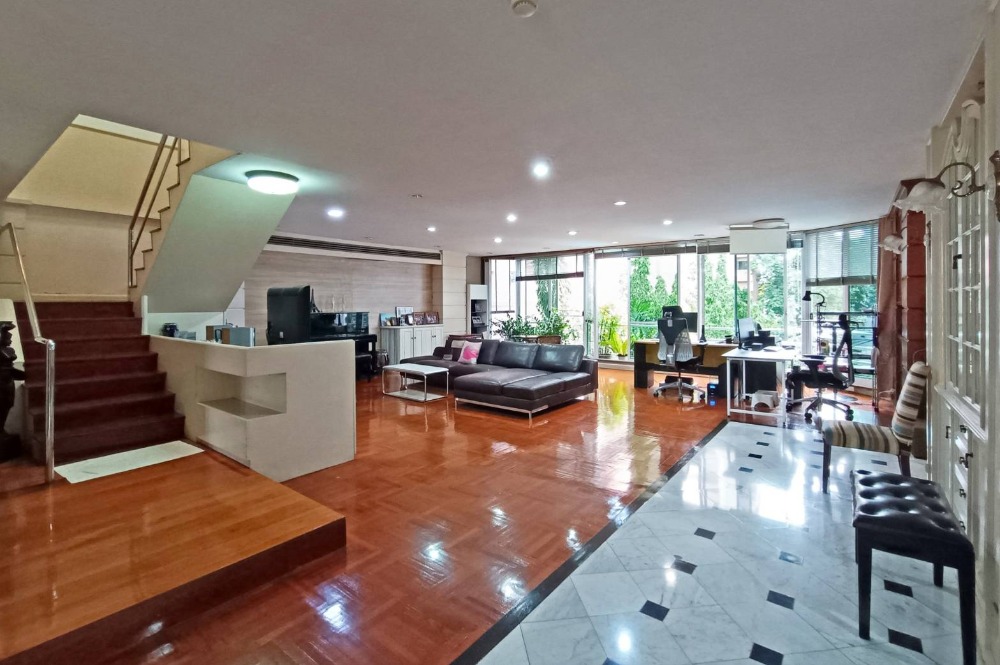 ขายคอนโดสุขุมวิท อโศก ทองหล่อ : 📢👇For sale rare item on Soi Sukhumvit 24 Penthouse duplex 4 beds with huge space of 400 sqm, petfriendly Emporium, Benjasiri park walk to BTS Phromphong.