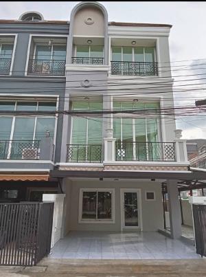 For SaleTownhouseNawamin, Ramindra : Selling very cheap! 3-story townhome, very good location, behind the corner + main Ramindra 65, only 80 meters from the BTS station.