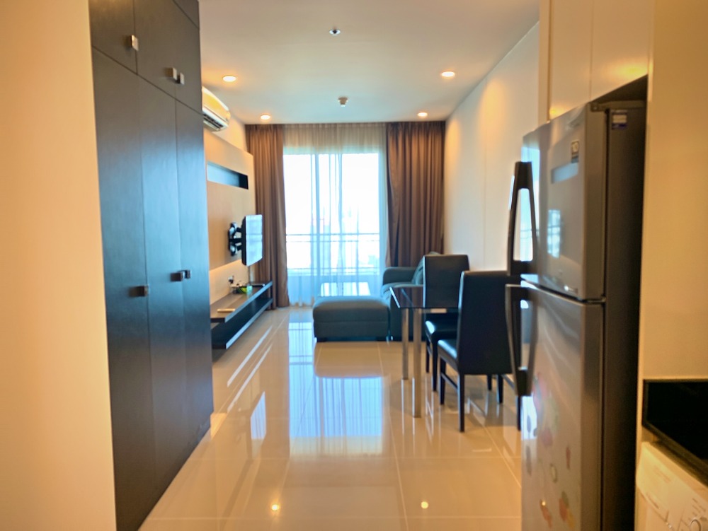 ขายคอนโดพระราม 9 เพชรบุรีตัดใหม่ RCA : 1 Bedroom 1 Bathroom, high floor for Sale at Circle Condo