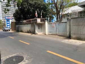 For SaleLandLadprao, Central Ladprao : Land with house, Soi Lat Phrao 35, near the Yellow Line, DBL-S007.