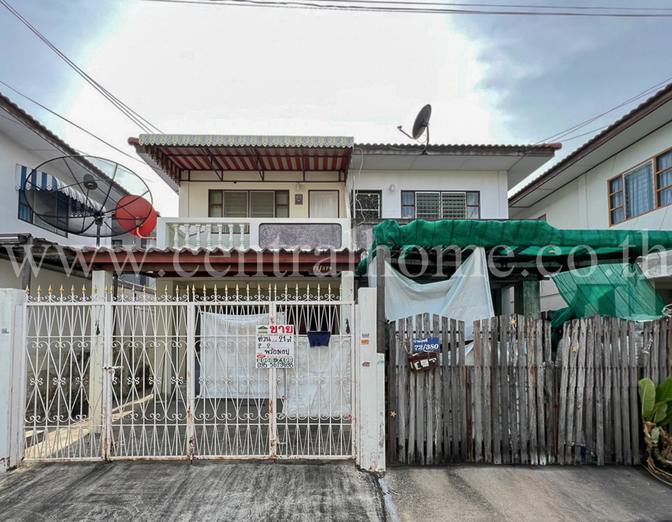 For SaleTownhouseNonthaburi, Bang Yai, Bangbuathong : Townhouse, Phra Pin 3 Village, Bang Yai, behind the edge.