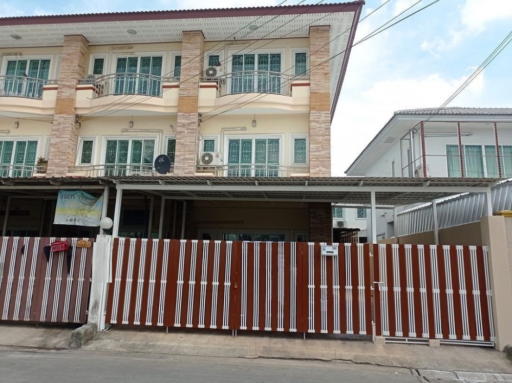 For RentHome OfficeLadprao101, Happy Land, The Mall Bang Kapi : 1Forrent Townhouse for rent, 3 floors, corner unit, size 35 sq m, Soi Lat Phrao 101, near The Mall Bangkapi