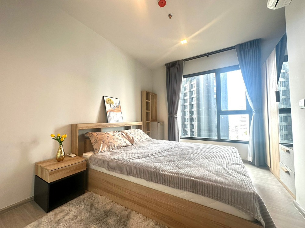 For RentCondoRama9, Petchburi, RCA : Another condo room, minimalist style, beautiful view, location in the heart of the city, next to MRT and Life Asoke Rama 9, room 1bed, 32 sq m., fully furnished. Fully furnished and ready to move in, only 18,000 baht. If interested, contact call/line 088-