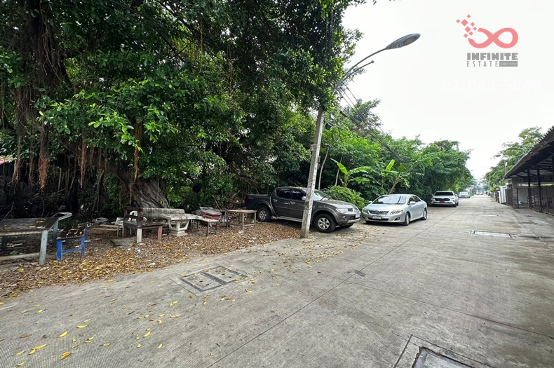 For SaleLandSamut Prakan,Samrong : Empty land for sale, 195 square wah, Soi Sukhumvit 115, near BTS Pu Chao.