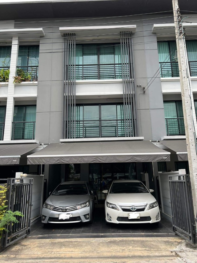 For SaleTownhouseChaengwatana, Muangthong : 4.99 million baht Townhome, Baan Klang Muang, Ngamwongwan (next to Kasetsart University, Chaeng Watthana Government Complex, Business Administration University)