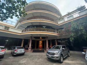 For SaleHouseRathburana, Suksawat : Beautiful large house for sale in Chinese studio style.