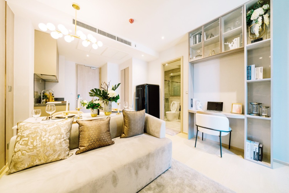 For SaleCondoRama9, Petchburi, RCA : ✨𝐀𝐬𝐡𝐭𝐨𝐧 𝐀𝐬𝐨𝐤𝐞-𝐑𝐚𝐦𝐚 𝟗 Condo in the heart of the city✨ Near MRT Rama 9 only 230 meters and Central Plaza Grand Rama 9 100 meters.