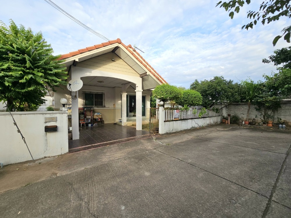 For SaleHouseKhon Kaen : Single-storey detached house for sale, Ban Kok, Phatthana University, area 58 square wah, 2 bedrooms, 2 bathrooms, no flooding, in Phonsiri Village.