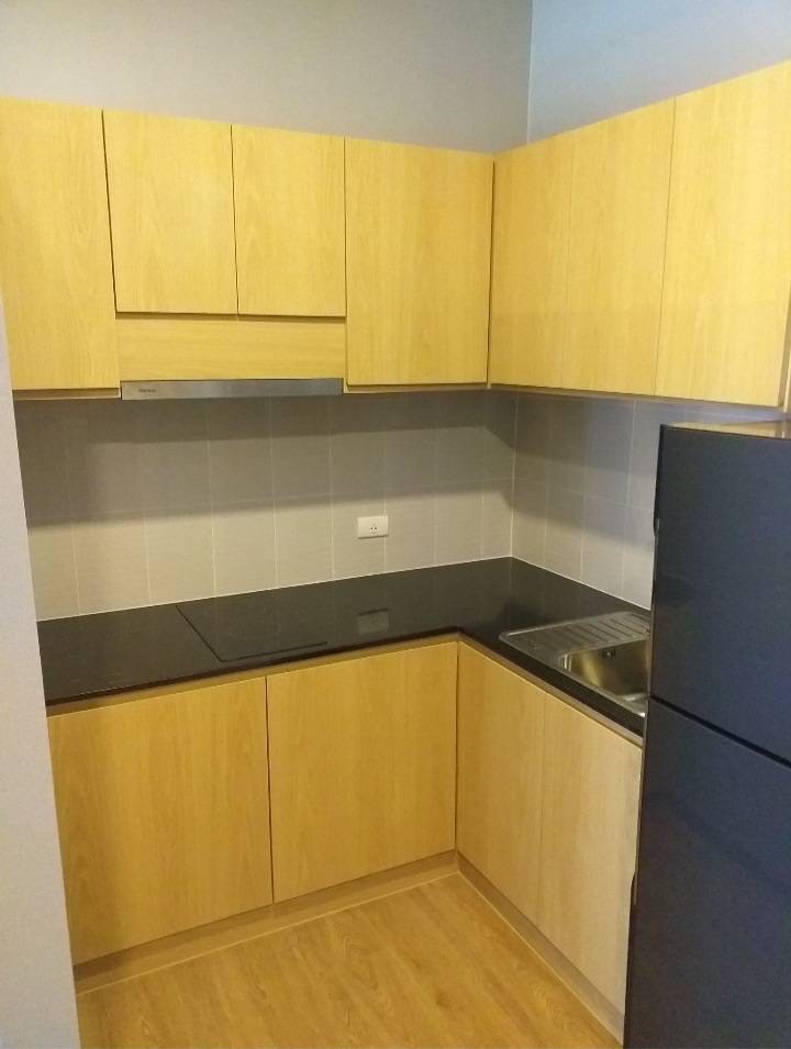 For SaleCondoSriracha Laem Chabang Ban Bueng : Condo for sale, The Sun Condo, Sriracha, size 57.05 sq m., located near the city center, convenient travel, built-in the entire room, all new items with all electrical appliances, Sri Racha District, Chonburi Province.