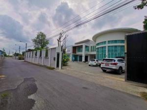 For SaleHome OfficeLadkrabang, Suwannaphum Airport : BH_01103 House for sale with warehouse, Lat Krabang, Chalong Krung, suitable for an office, warehouse and residence.