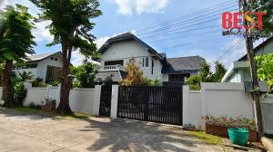 For SaleHousePattanakan, Srinakarin : Single house for sale, 200 square meters, Euasuk Village, Phatthanakan 56, beautiful, premium grade materials.