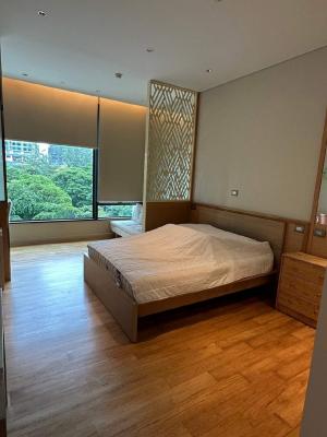 For RentCondoWitthayu, Chidlom, Langsuan, Ploenchit : For rent Sindhorn residence studio 36sqm 1bathroomrent 39,000 per monthrainy 081 8895470