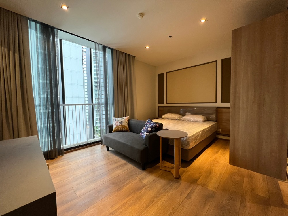 For RentCondoSukhumvit, Asoke, Thonglor : ★Park 24 ★ 33 sq m.,11-20th floor (one bedroom), ★ near Bts Phrom Phong ★ Japanese town ★ near many department stores and shopping areas ★ complete electrical appliances ★