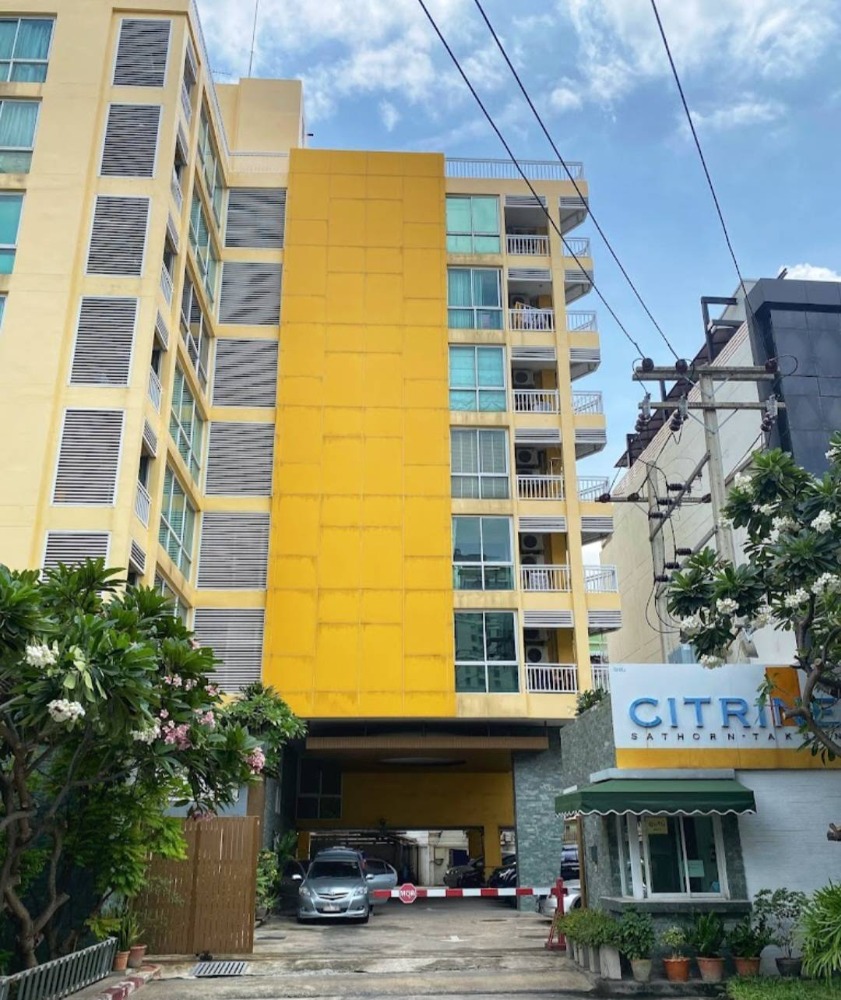 For SaleCondoWongwianyai, Charoennakor : Condo for sale: Citrine, near Bangkok Christian, next to BTS Wongwian Yai, selling for only 4.1 million baht.