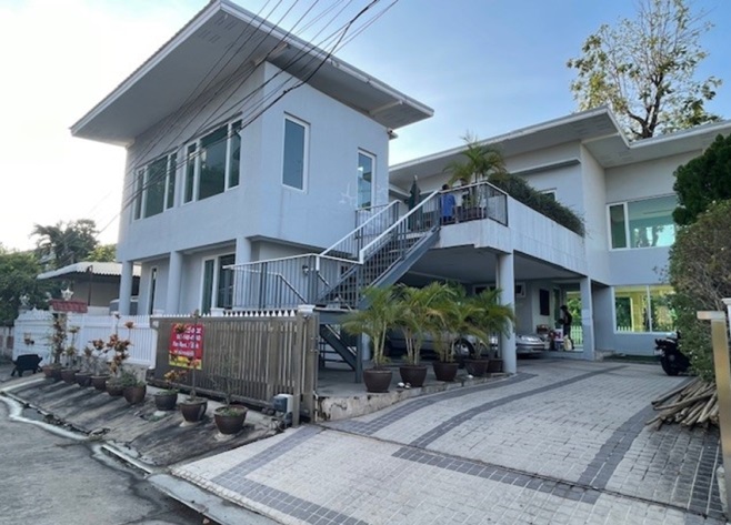 For RentHousePathum Thani,Rangsit, Thammasat : For Rent, 2-story detached house for rent, Centro Don Mueang Chaengwattana project, Liap Khlong Prapa Road, near Muang Thong Thani, beautiful house, 5 air conditioners, fully furnished / living / Chinese Welcome