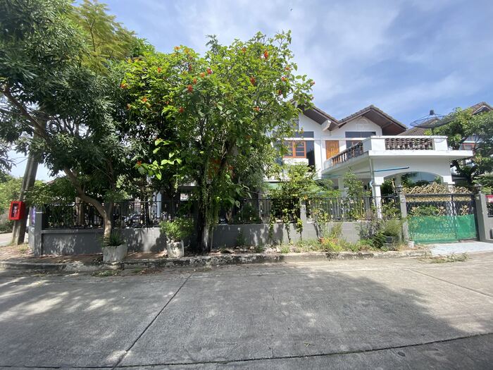 For SaleHouseBangna, Bearing, Lasalle : For sale: 2-storey detached house, Bangna Villa Village, Soi Bangna-Trad 39, area 93.5 sq m., usable area 375 sq m., near Mega Bangna, Srinakarin