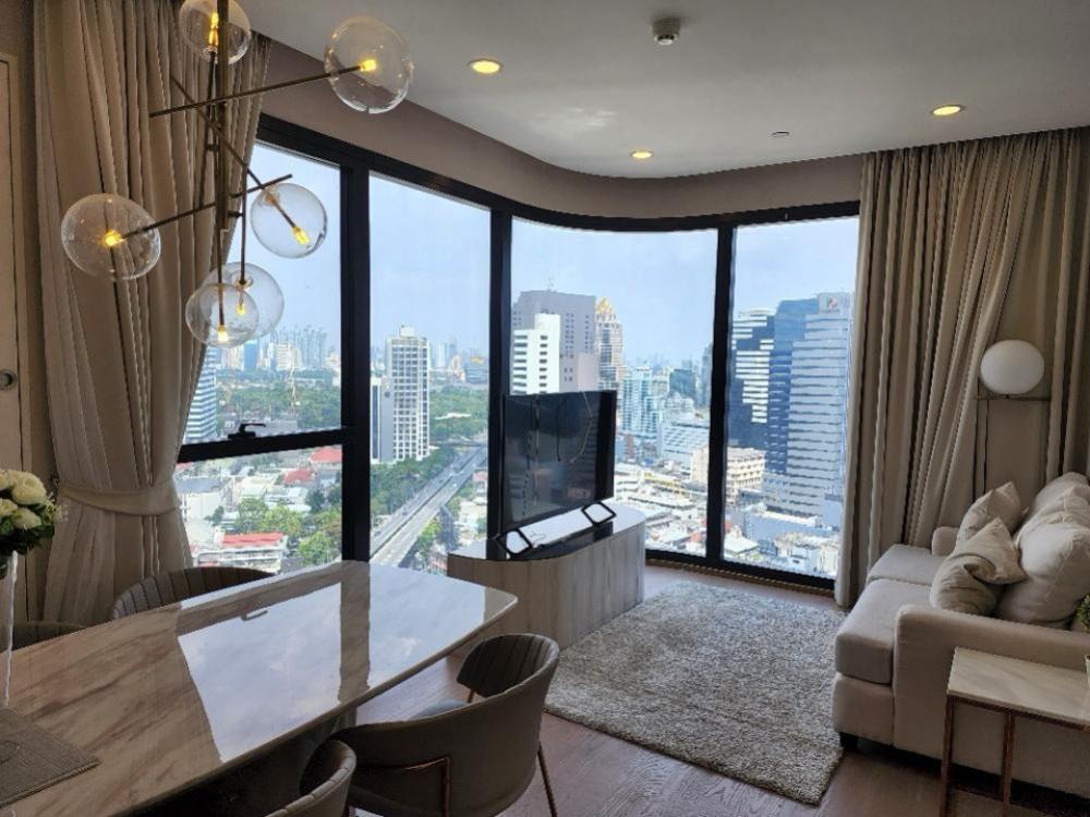 For SaleCondoSiam Paragon ,Chulalongkorn,Samyan : Urgent sale 😊😊. Ashton Chula-Silom, size 2 bedrooms, 1 bathroom, Suan Lump Wing. Price 15,200,000 baht, beautiful new room, fully furnished, ready - size 55 sq m - free transfer day expenses, purchase through project sales. If interested, contact 06265628