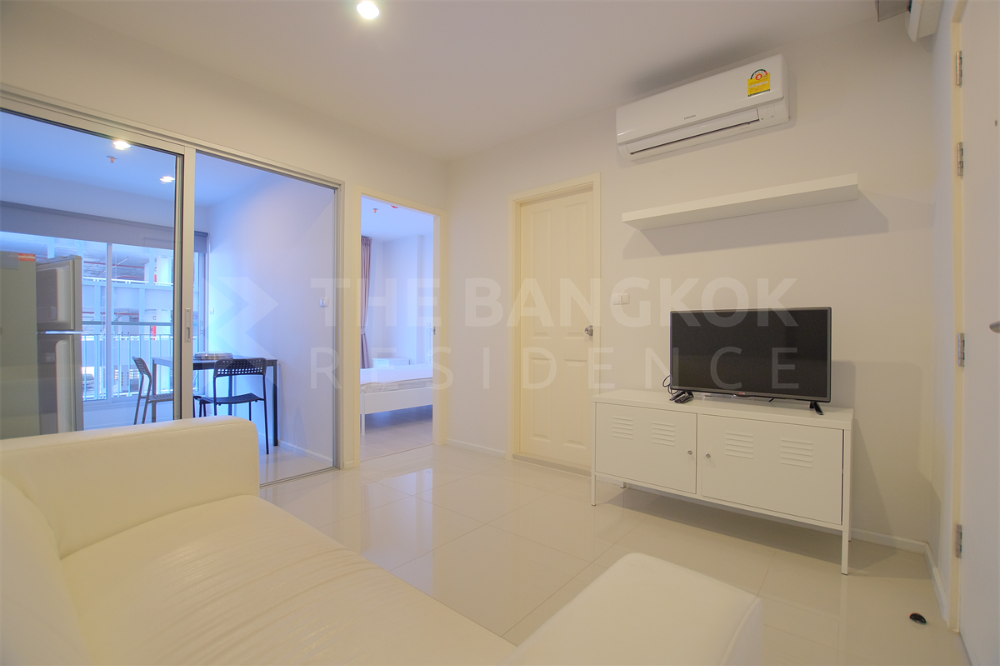 For SaleCondoRama9, Petchburi, RCA : Urgent sale, Aspire Rama 9, size 39 sq m., 1 bed, 1 bath, hard to find south side, expressway view, price 3.58 MB. Call 093-6292247 Nat.