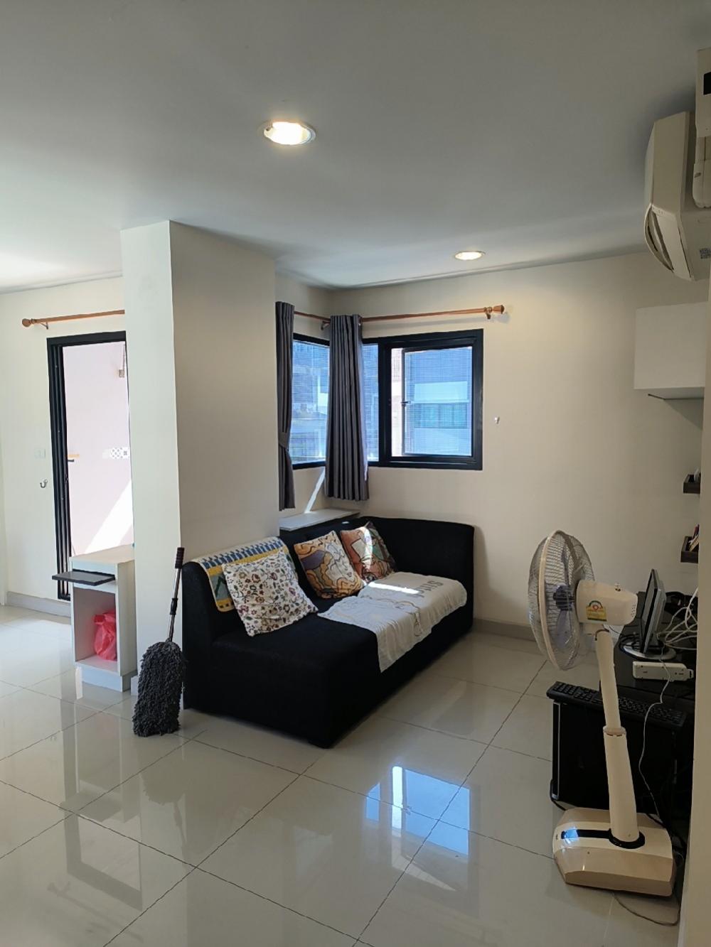 For RentCondoOnnut, Udomsuk : nice sunny 2bedroom condo,60 sqm  urgent rent, cheap price in the area.