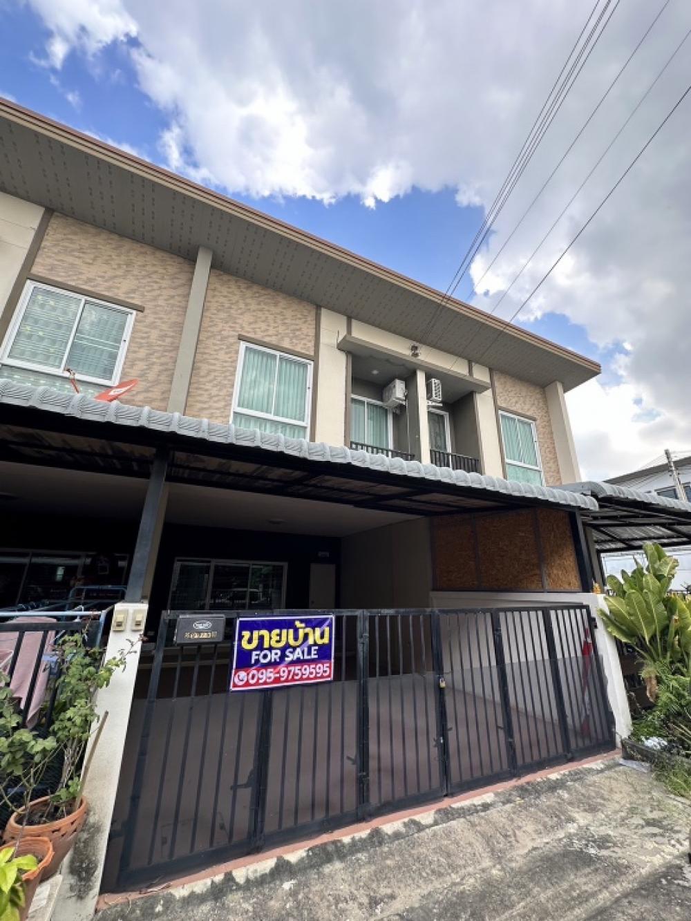 For SaleTownhouseSriracha Laem Chabang Ban Bueng : 🏡 Urgent sale or rent!🥰 Beautiful house, townhome, The Perfect Town, Sahapat Group, Nong Kham, Sriracha, Chonburi.