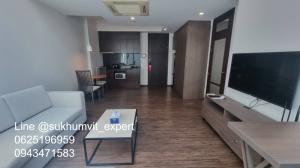 For RentCondoSukhumvit, Asoke, Thonglor : BTS Ekkamai, serviced apartment for rent, high ceiling, Luxury 1 bedroom, 1 bathroom  , wide area 62 sq m, modern style