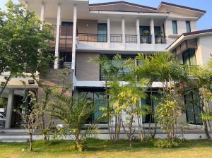 For RentHousePattanakan, Srinakarin : 🔥🔥25147🔥🔥 Luxury house for rent, Baan Nawat Rama 9--4 bedrooms.